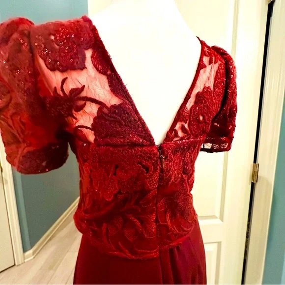 Dress the population XS red Ramona dress lace floral slit $278 - Picture 5 of 11